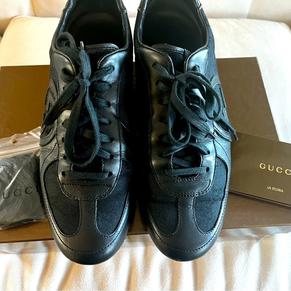 Gucci “vintage” sneakers. Size 39 (US8)